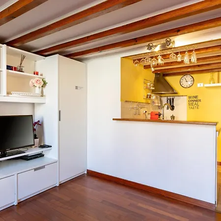 Colosseum Romantic Loft Apartment