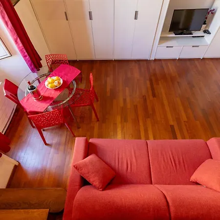 Colosseum Romantic Loft Apartment Rome