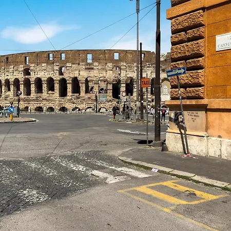 Colosseum Romantic Loft * Rome